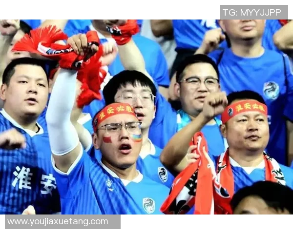 延边足球明星邀请赛盛况空前球迷热情高涨共同见证足球魅力 延边足球明星邀请赛盛况空前球迷热情高涨共同见证足球魅力