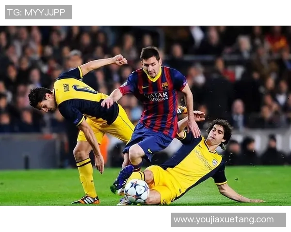 模仿足球明星经典动作视频挑战展现你的球技与创意